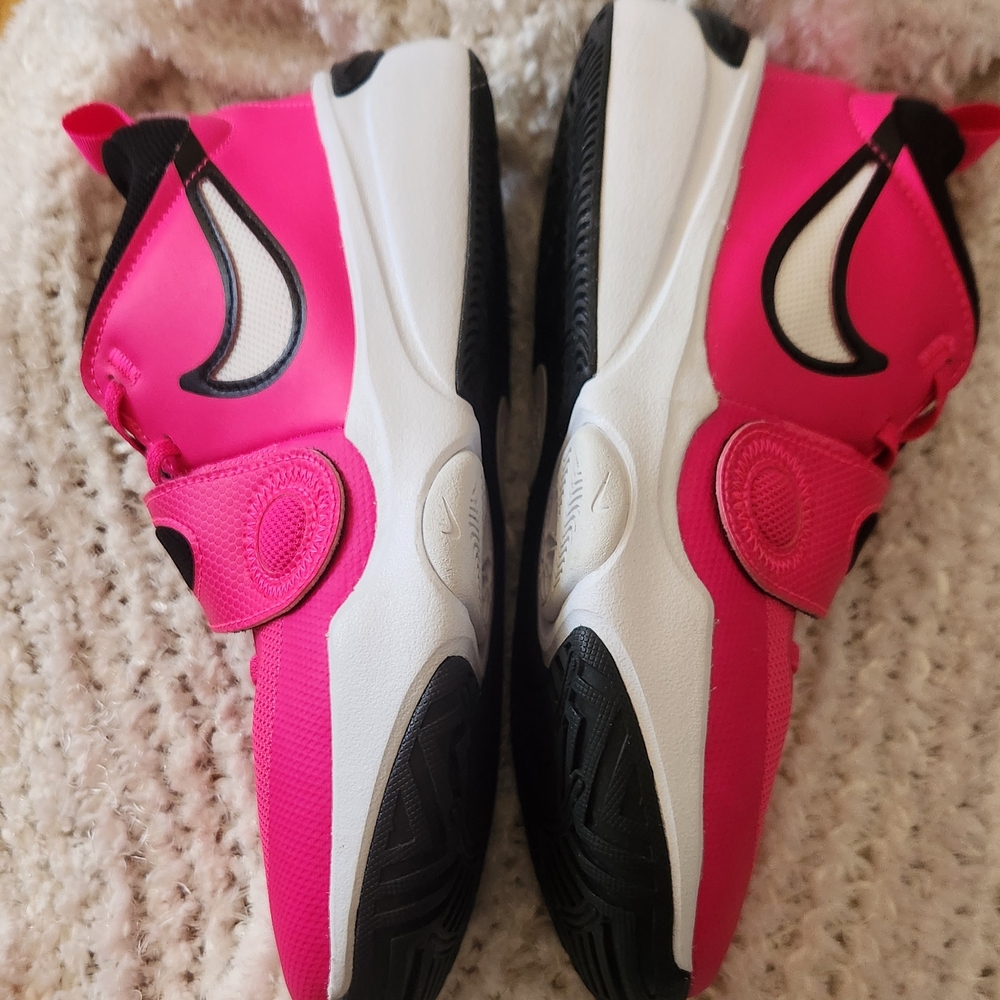 Nike Women's Athletic Shoes - Pink and Black